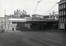 169106 Gezicht op het nieuwe spoorviaduct over de Planciusstraat te Amsterdam.